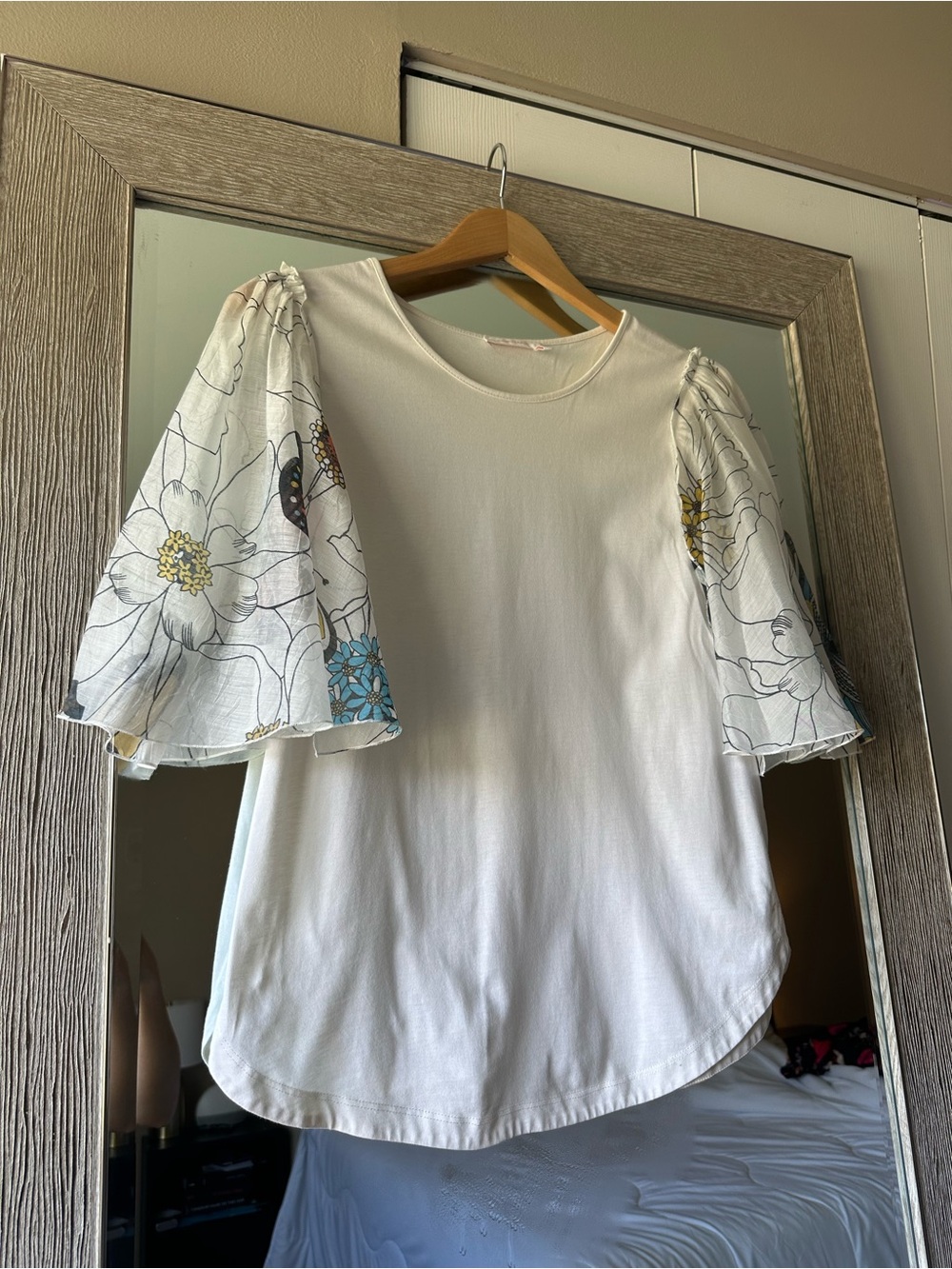 See By Chloe White Blouse Floral Ruffle Sleeves Size Small